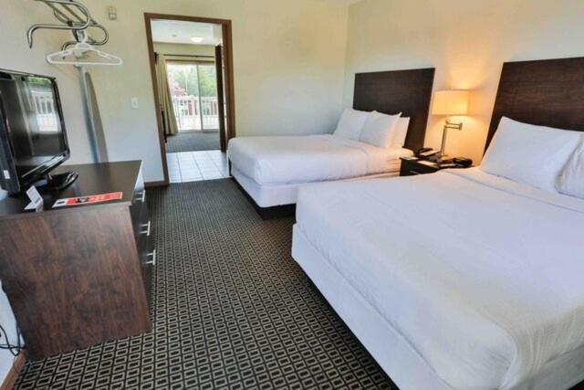Nader'S Motel & Suites Ludington Exteriör bild
