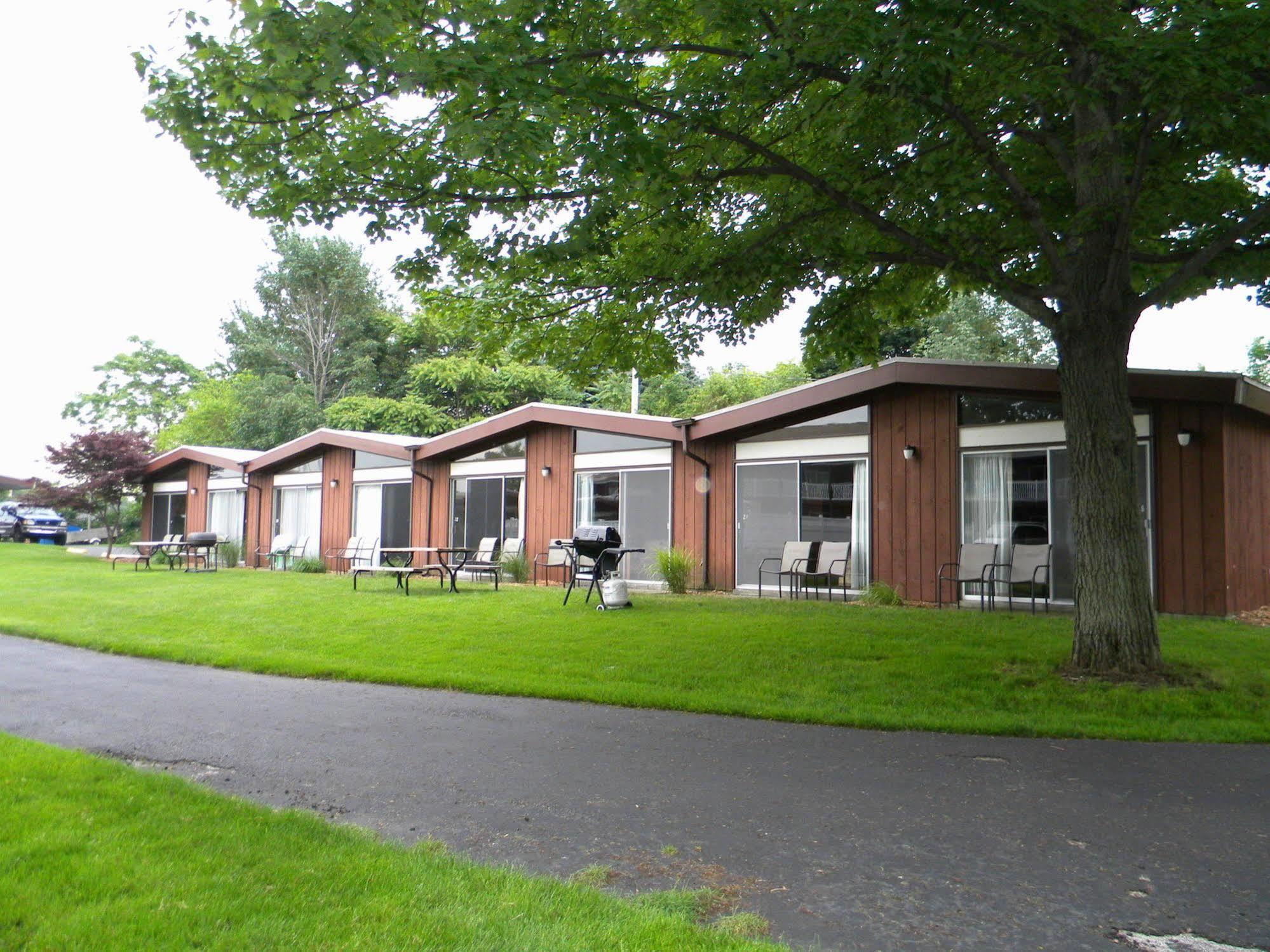 Nader'S Motel & Suites Ludington Exteriör bild