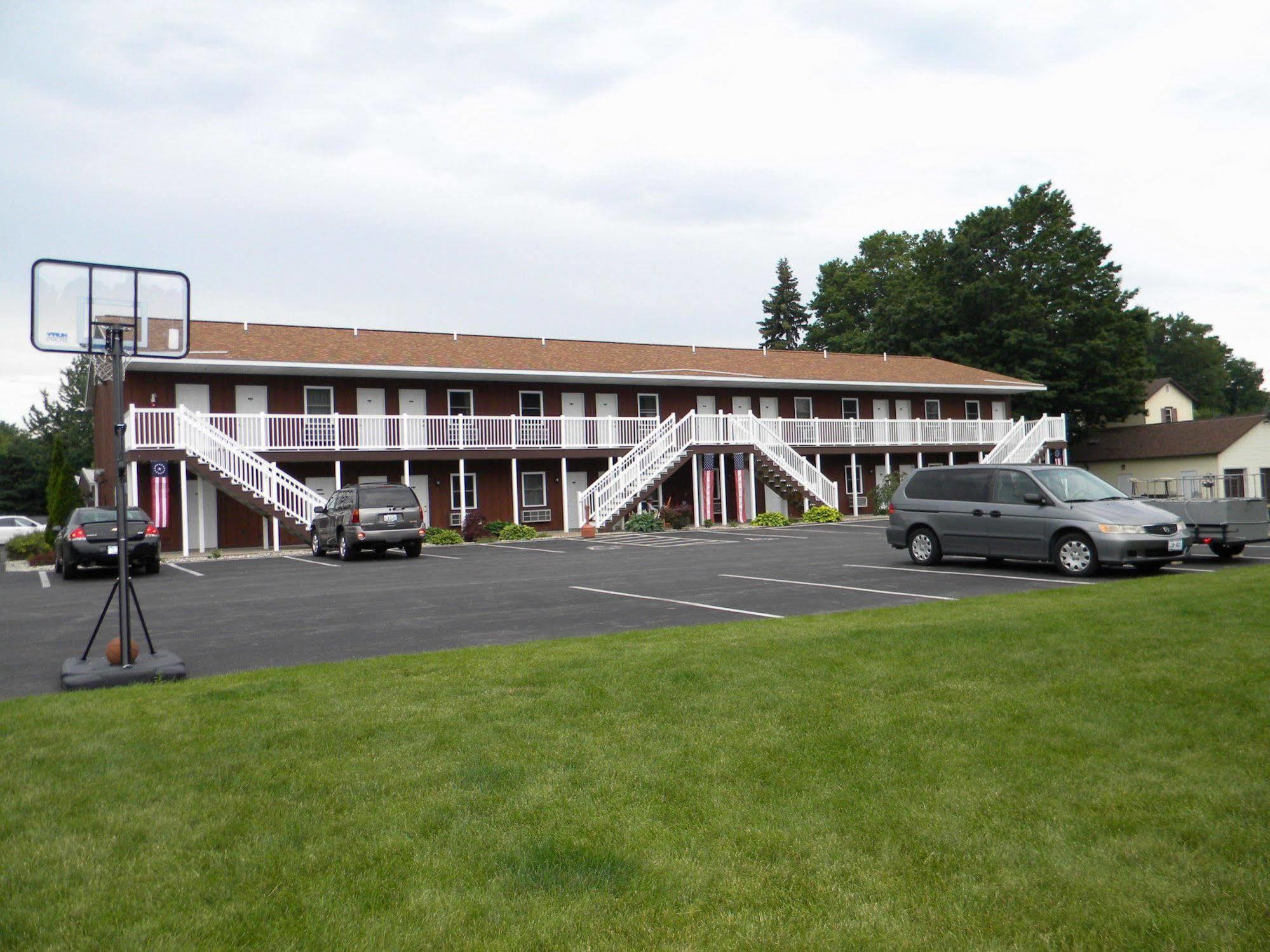 Nader'S Motel & Suites Ludington Exteriör bild