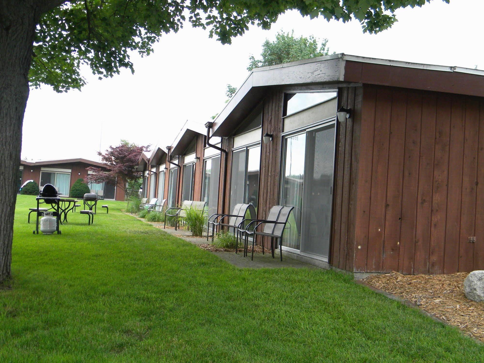 Nader'S Motel & Suites Ludington Exteriör bild